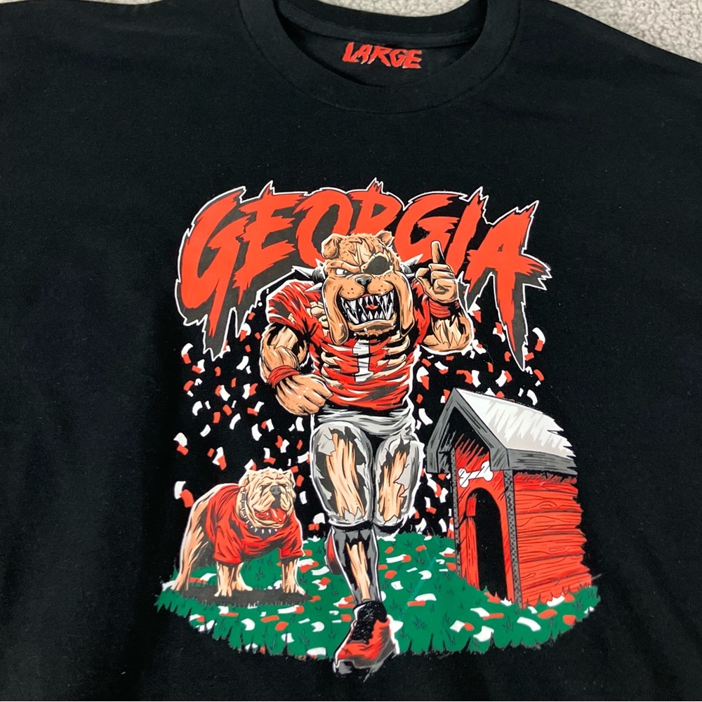 Georgia Bulldog Zombie Skeleton College Mascot Doghouse Confetti Black Tee